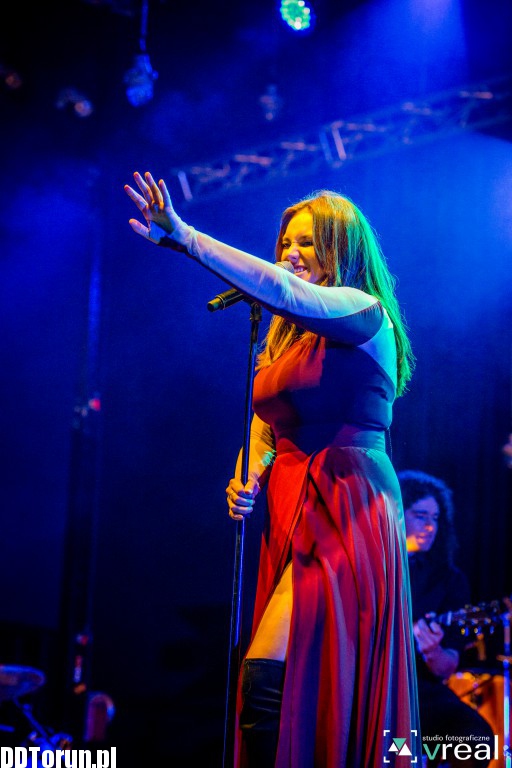 Akustyczny koncert Ewy Farnej