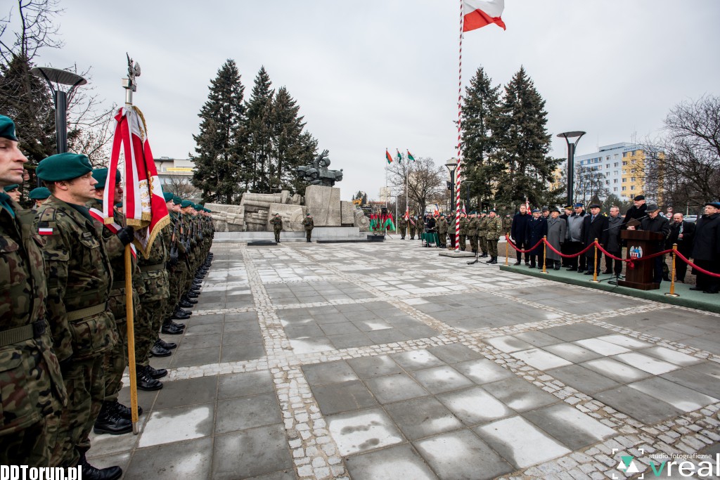 Uroczyste odsłonięcie pomnika