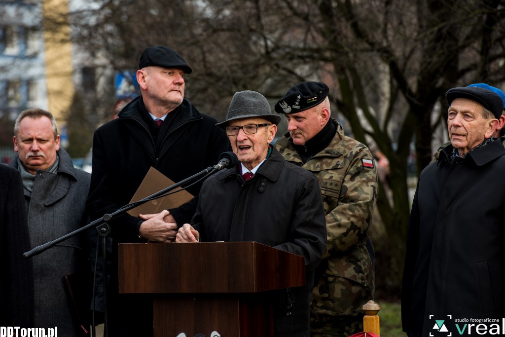 Uroczyste odsłonięcie pomnika