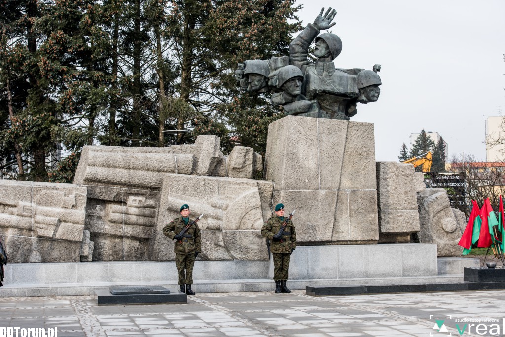 Uroczyste odsłonięcie pomnika