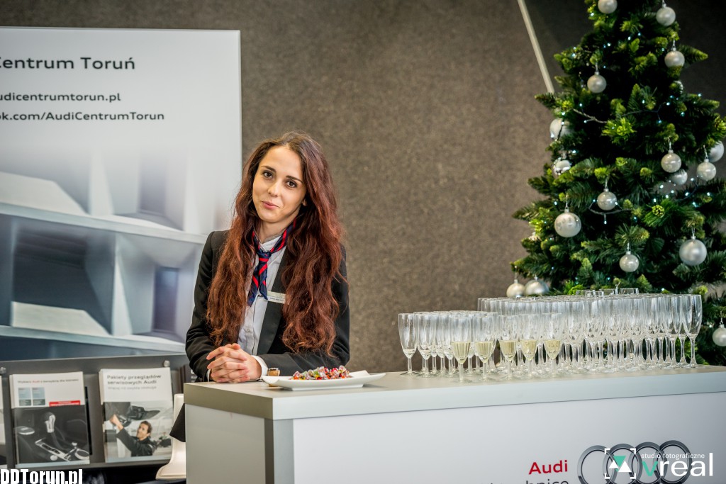 Drzwi otwarte w salonie Audi
