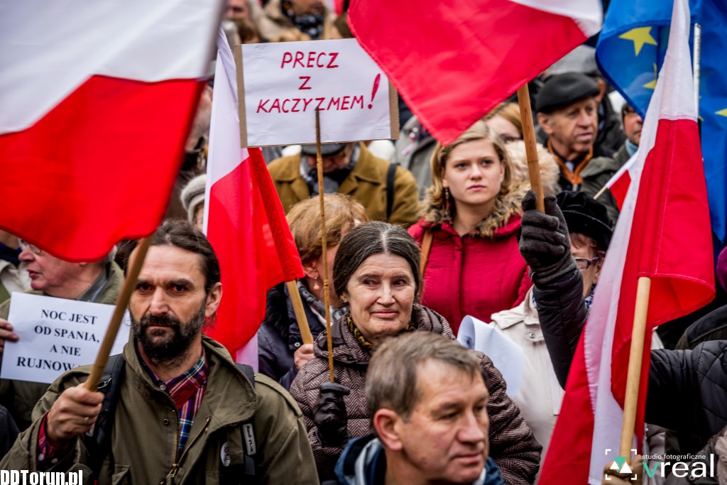 Protest KOD na Rynku Staromiejskim
