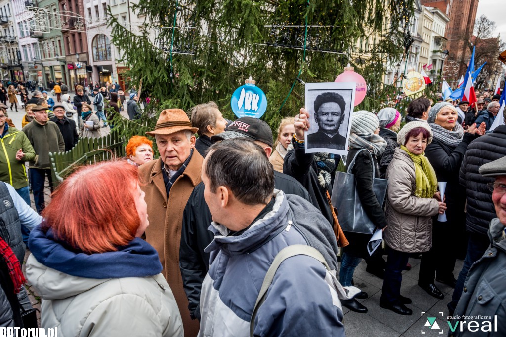 Protest KOD na Rynku Staromiejskim