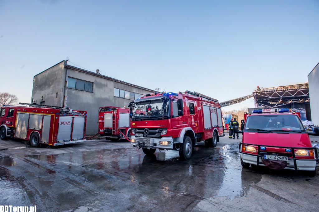 Pożar hali przy Szosie Bydgoskiej