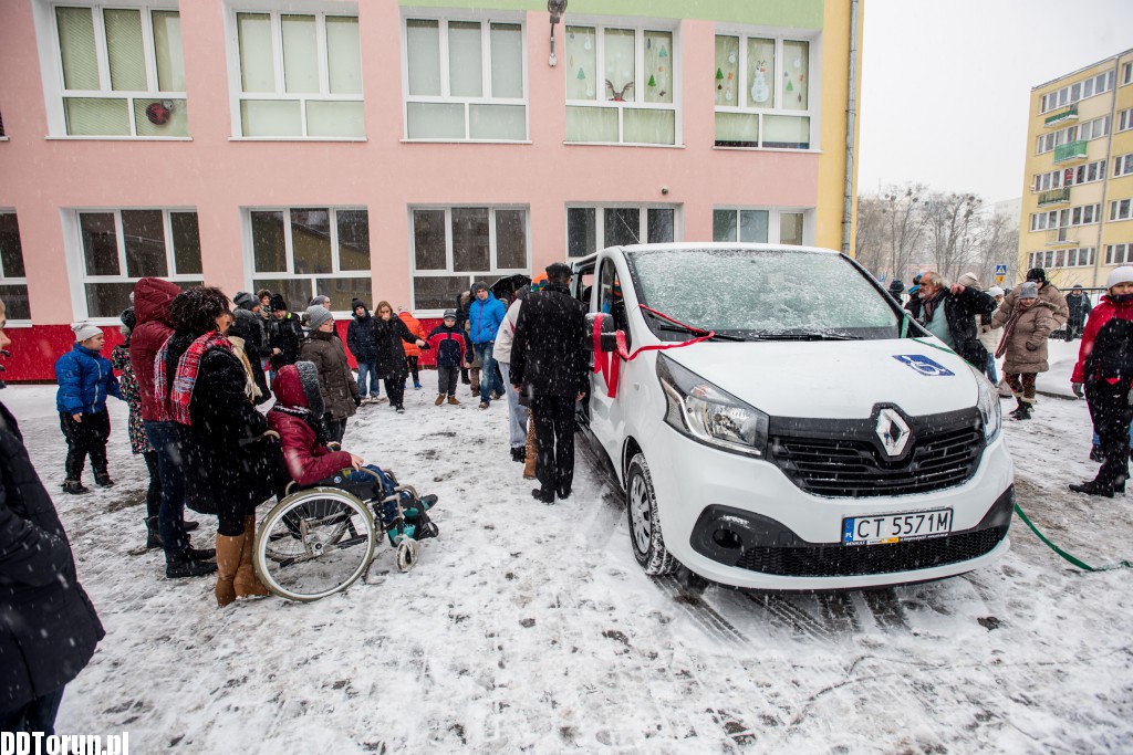 Przekazanie samochodu w ZS nr 26