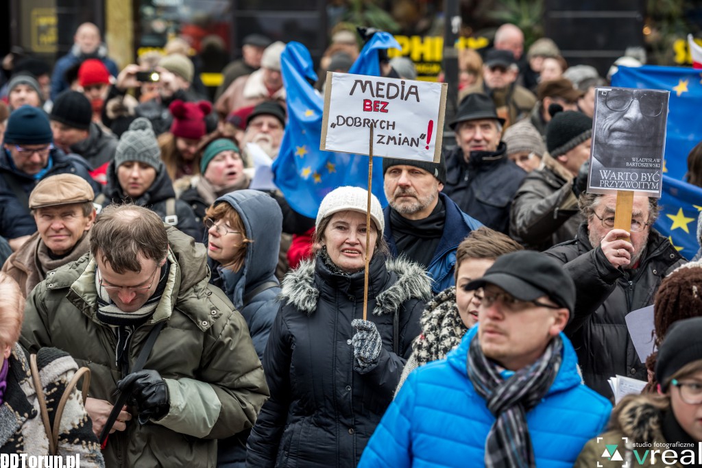 Flash Mob KOD-u pod Kopernikiem