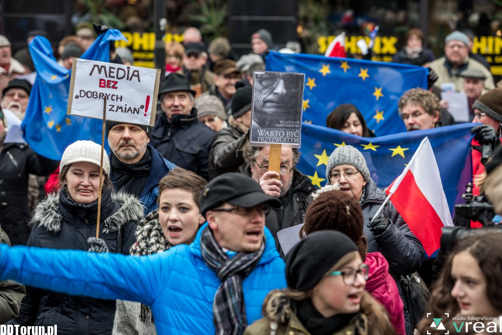 Flash Mob KOD-u pod Kopernikiem