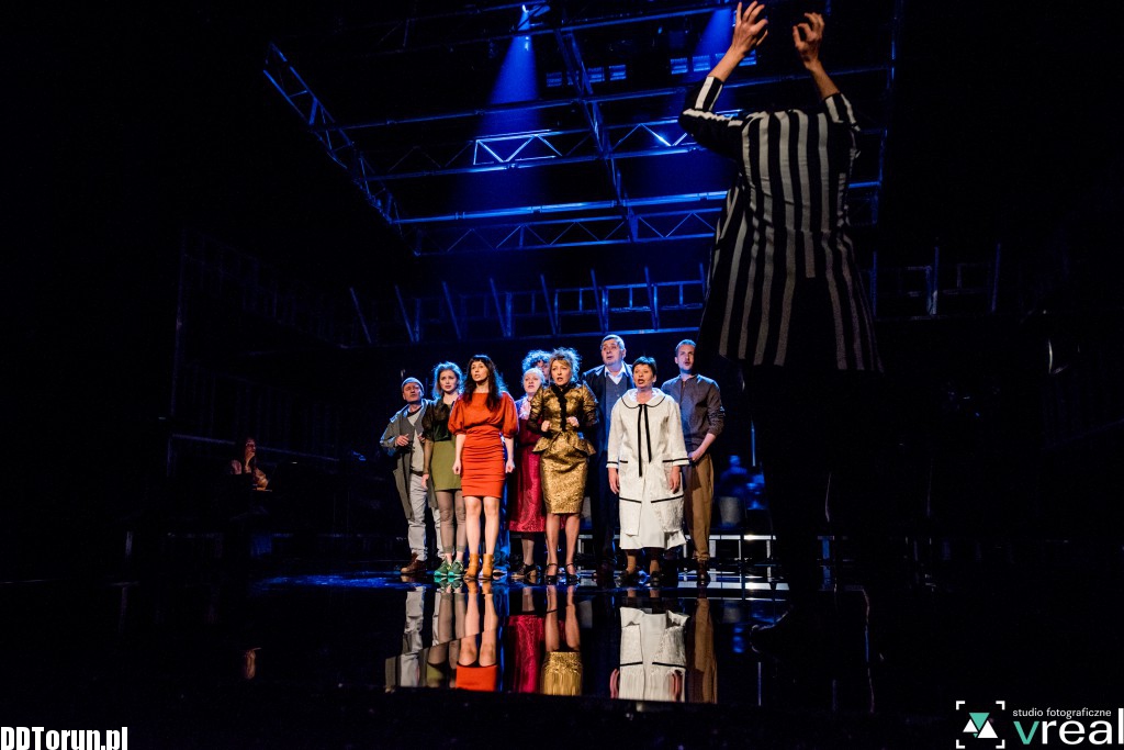 Nieskończona historia w Teatrze Horzycy
