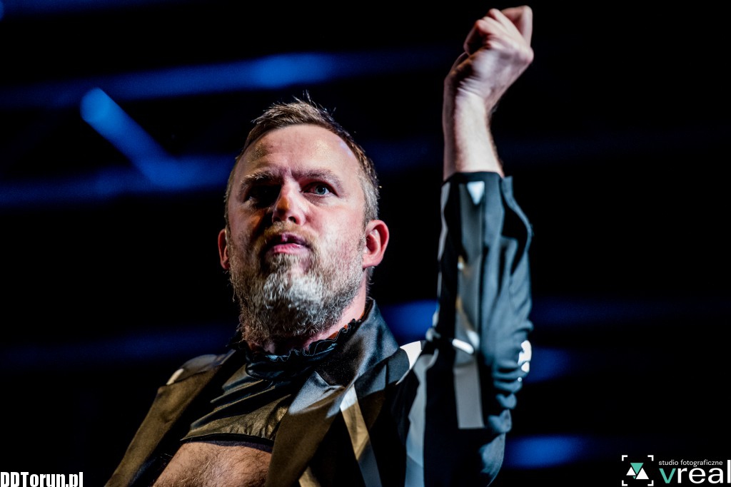 Nieskończona historia w Teatrze Horzycy