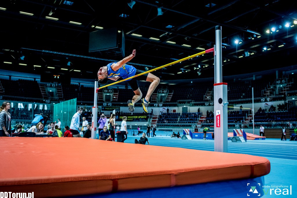Zawody lekkoatletyczne w hali