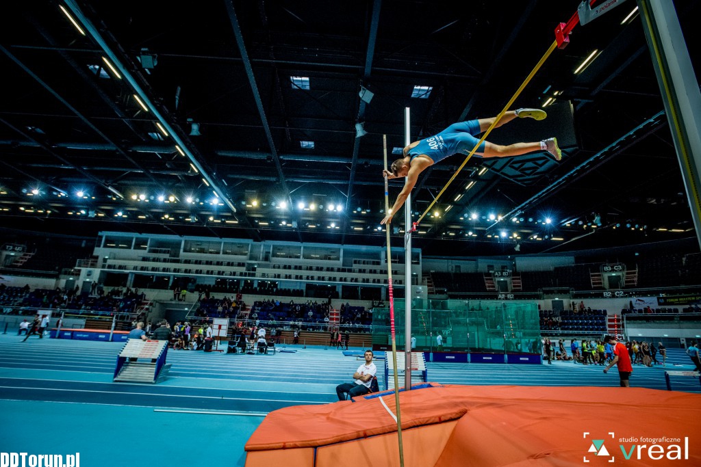 Zawody lekkoatletyczne w hali