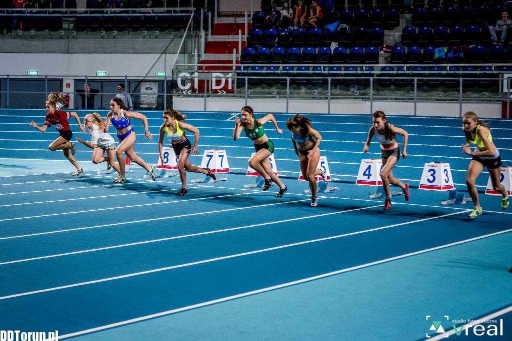 Zawody lekkoatletyczne w hali