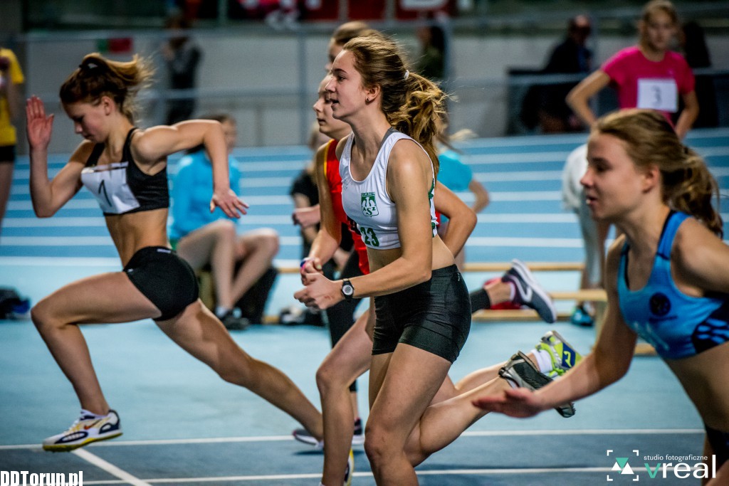 Zawody lekkoatletyczne w hali