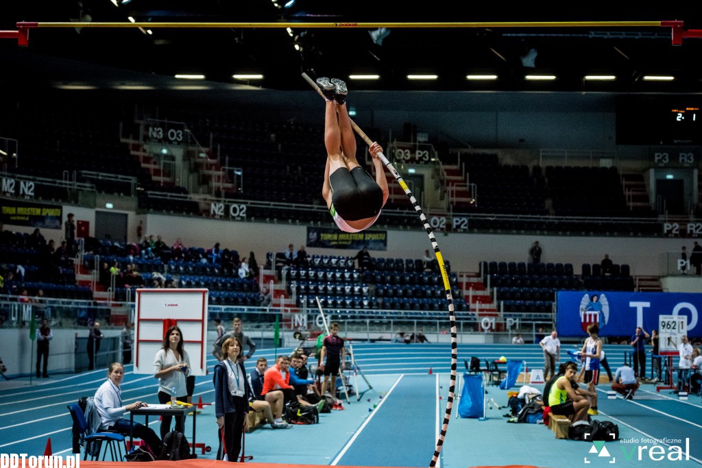 Zawody lekkoatletyczne w hali