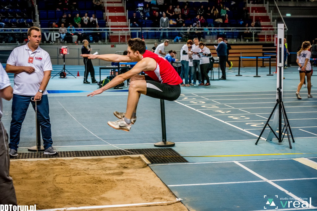 Zawody lekkoatletyczne w hali