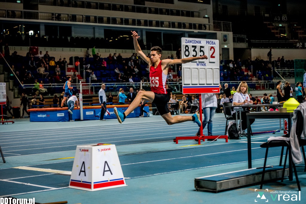 Zawody lekkoatletyczne w hali