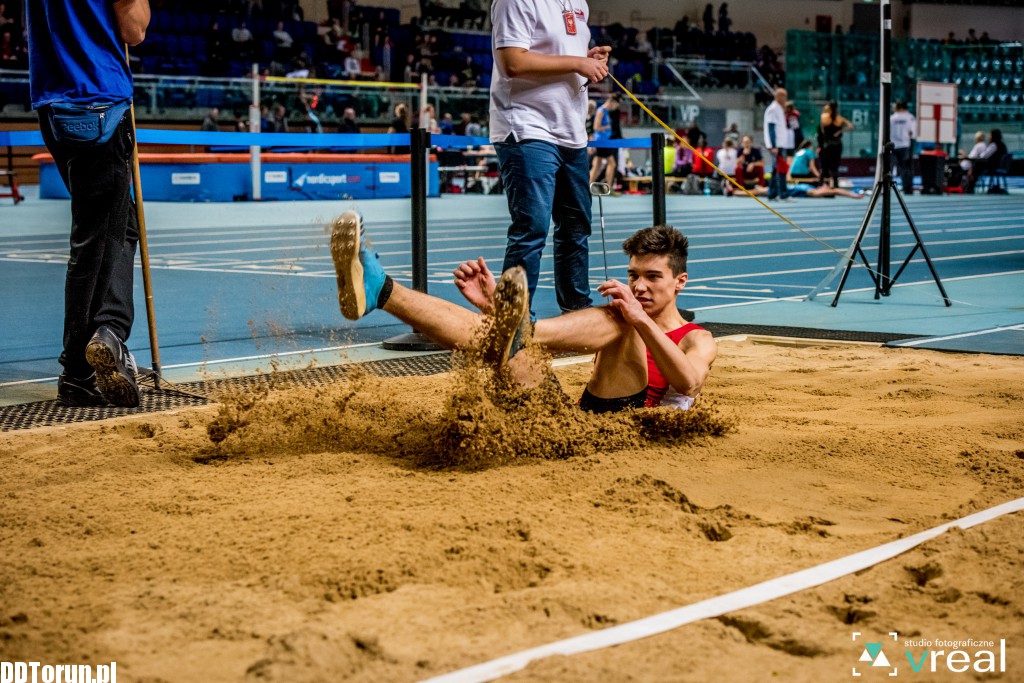 Zawody lekkoatletyczne w hali