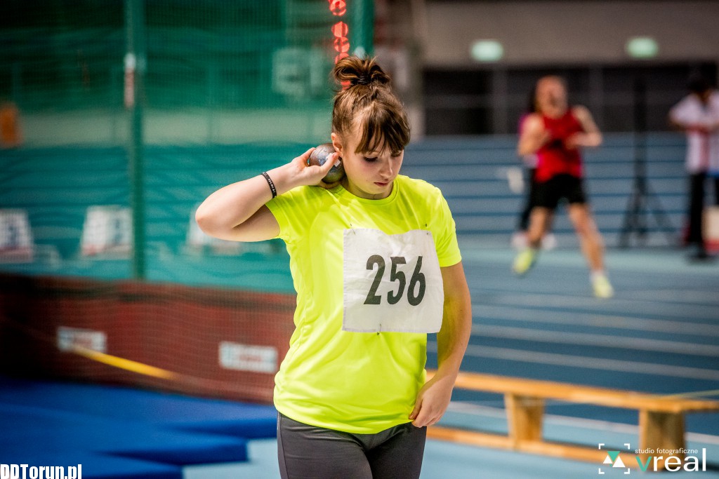 Zawody lekkoatletyczne w hali