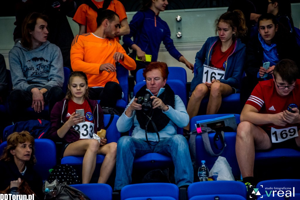 Zawody lekkoatletyczne w hali