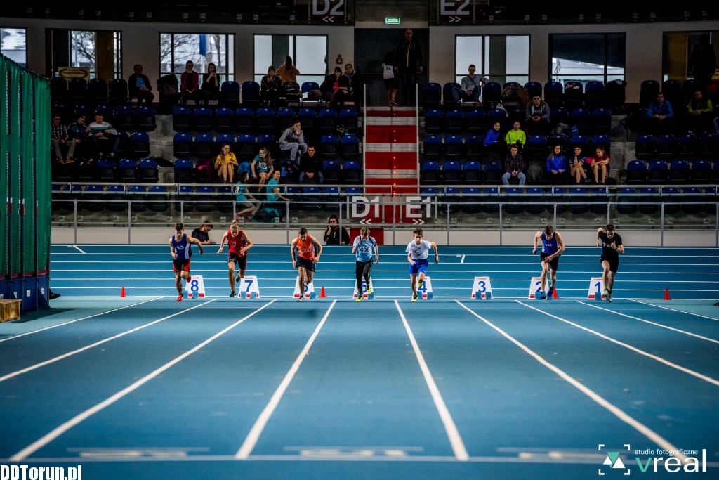 Zawody lekkoatletyczne w hali