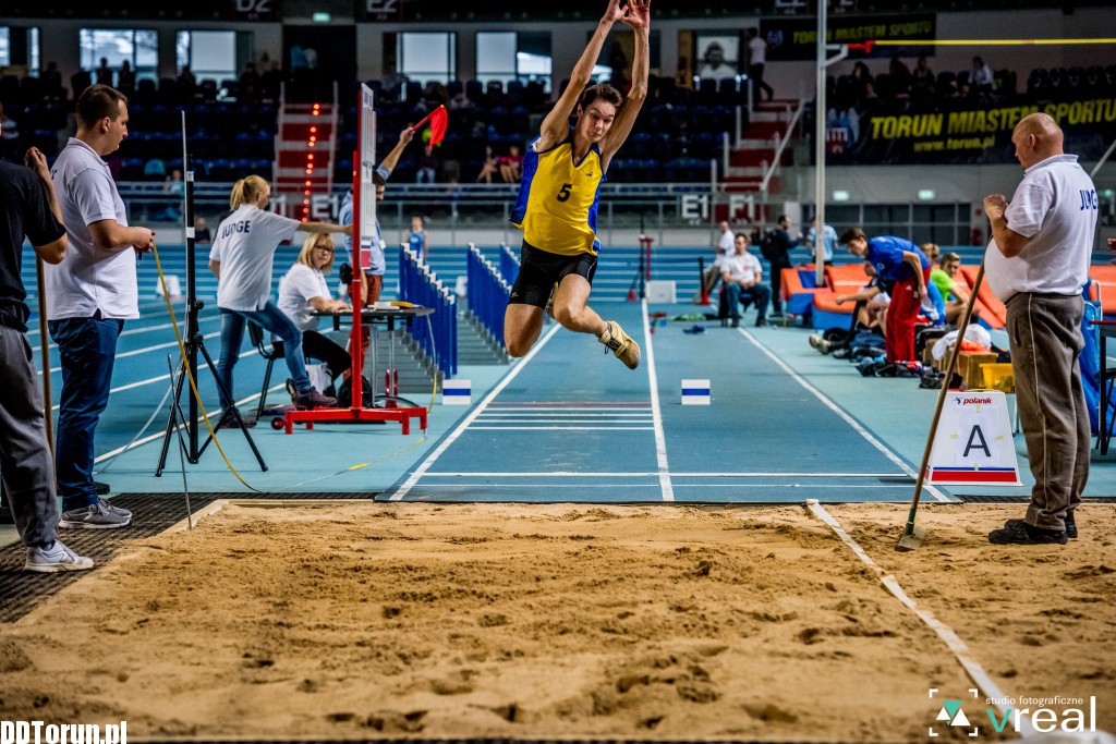 Zawody lekkoatletyczne w hali