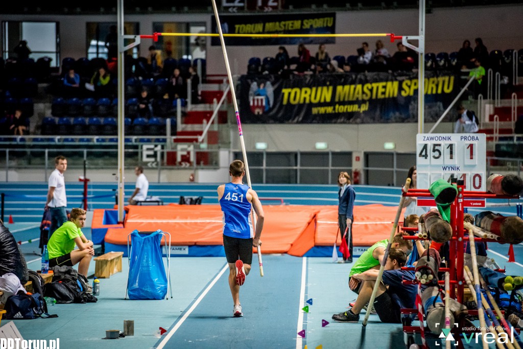 Zawody lekkoatletyczne w hali