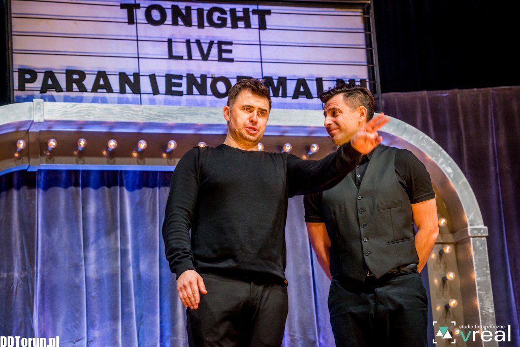 Kabaret Paranienormalni w auli UMK