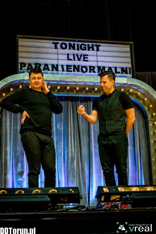 Kabaret Paranienormalni w auli UMK