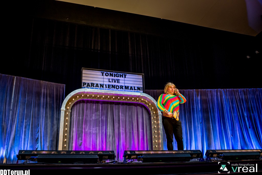 Kabaret Paranienormalni w auli UMK