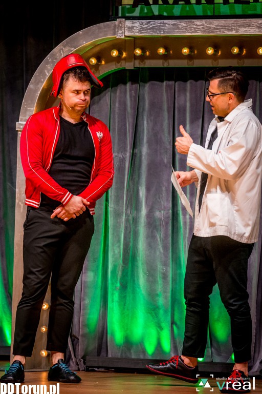 Kabaret Paranienormalni w auli UMK