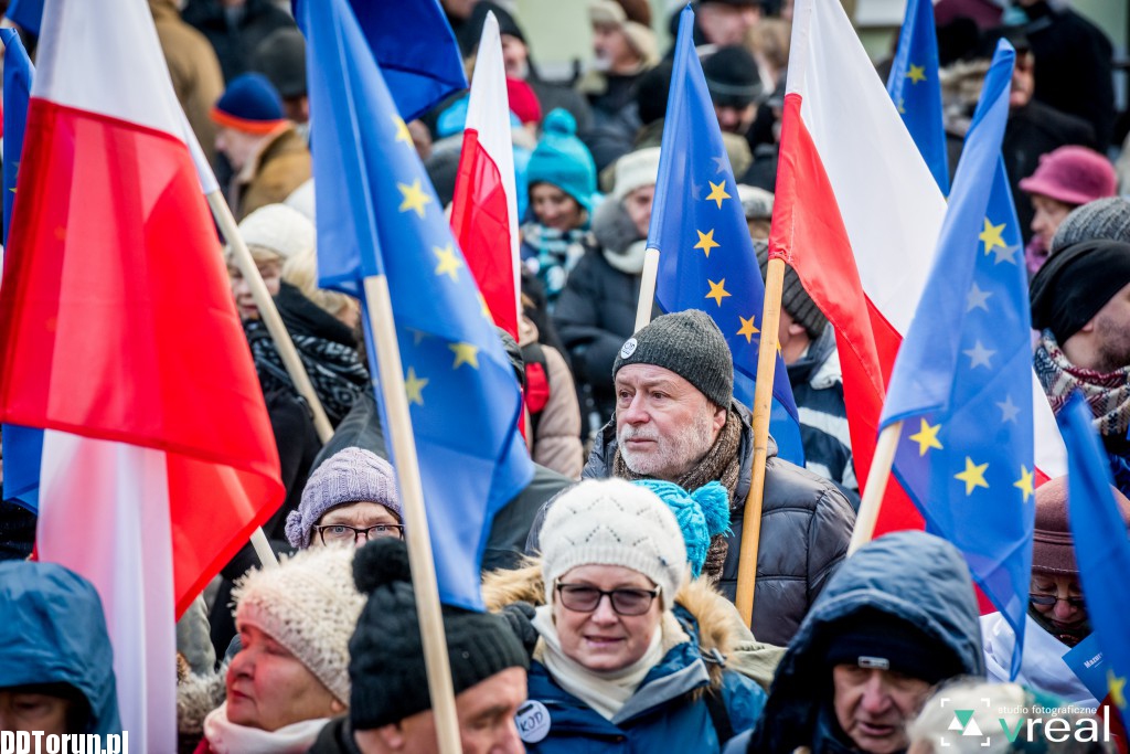 Manifestacja KOD w Toruniu