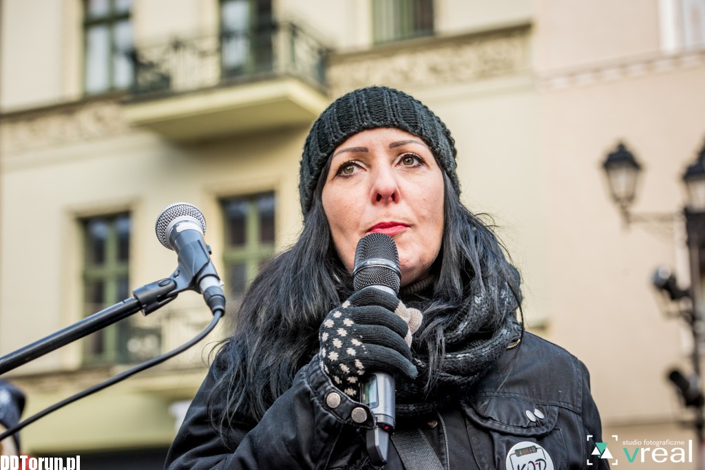 Manifestacja KOD w Toruniu