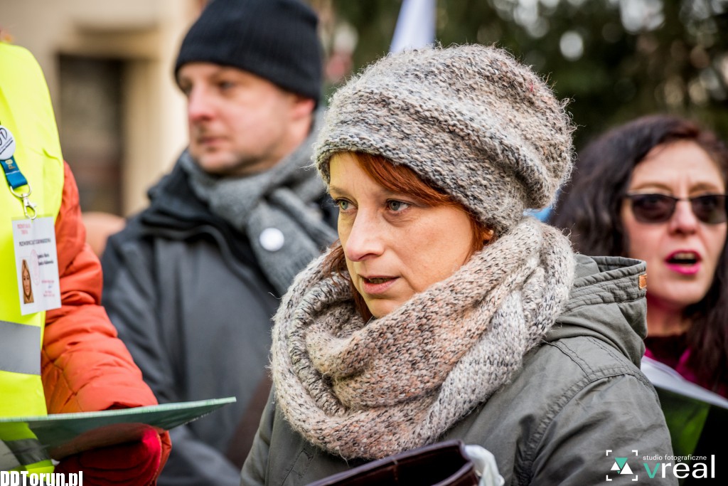 Manifestacja KOD w Toruniu