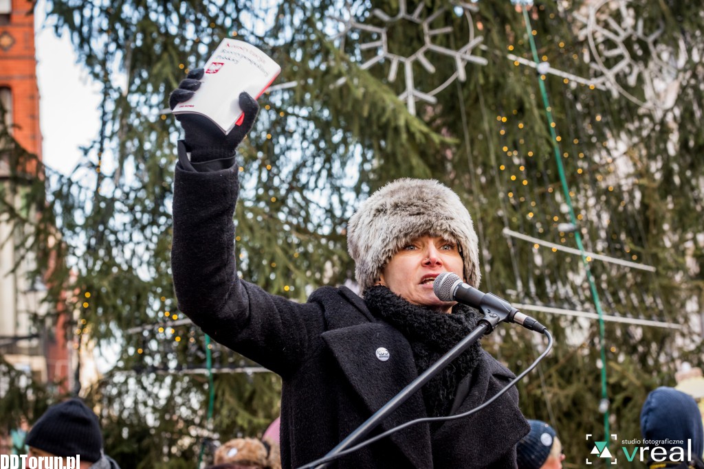 Manifestacja KOD w Toruniu