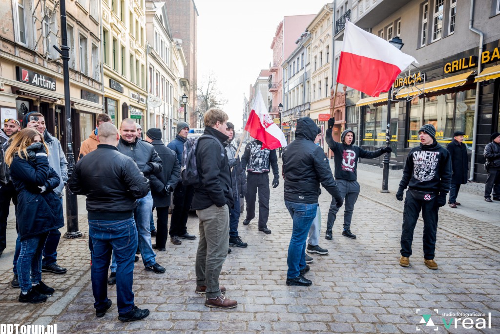 Manifestacja KOD w Toruniu