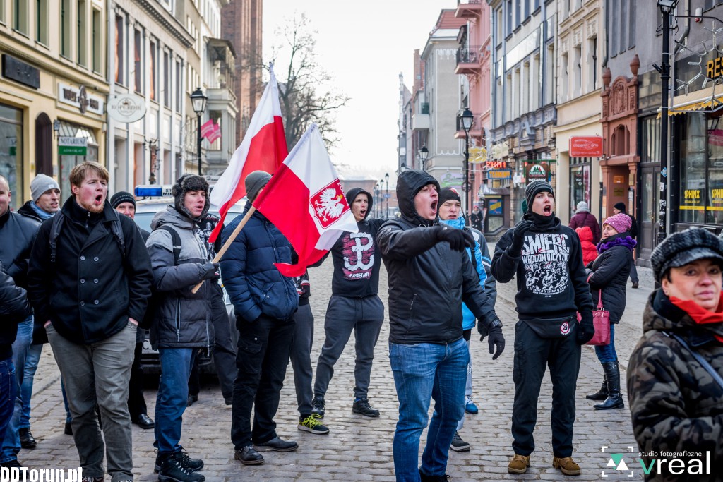 Manifestacja KOD w Toruniu