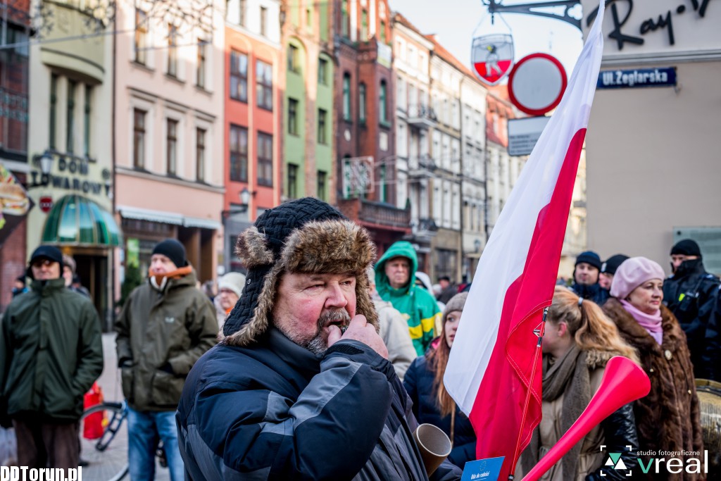 Manifestacja KOD w Toruniu