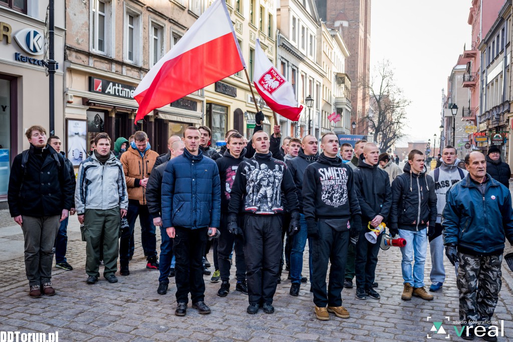 Manifestacja KOD w Toruniu