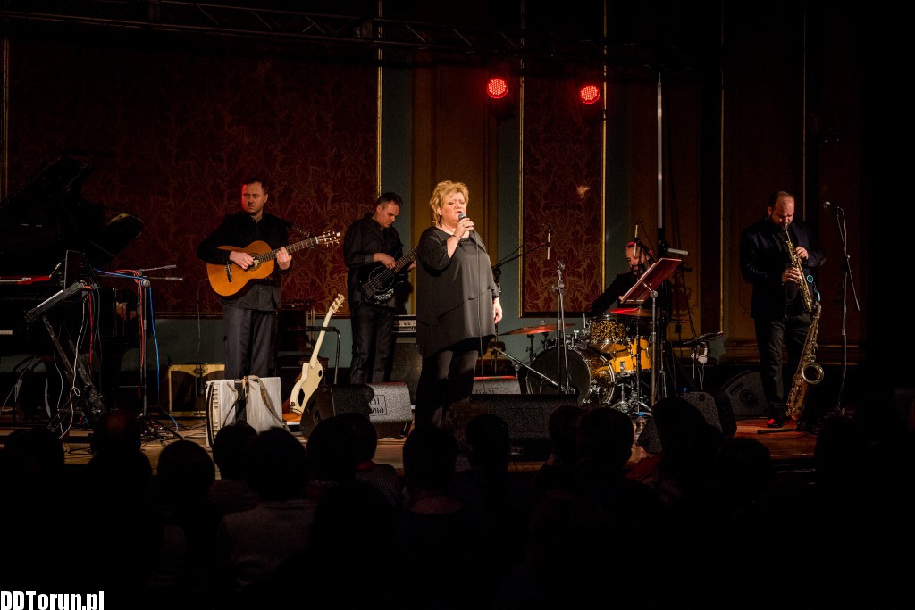 Koncert Lory Szafran w Dworze Artusa