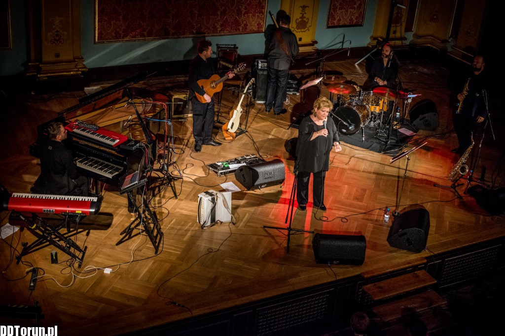 Koncert Lory Szafran w Dworze Artusa