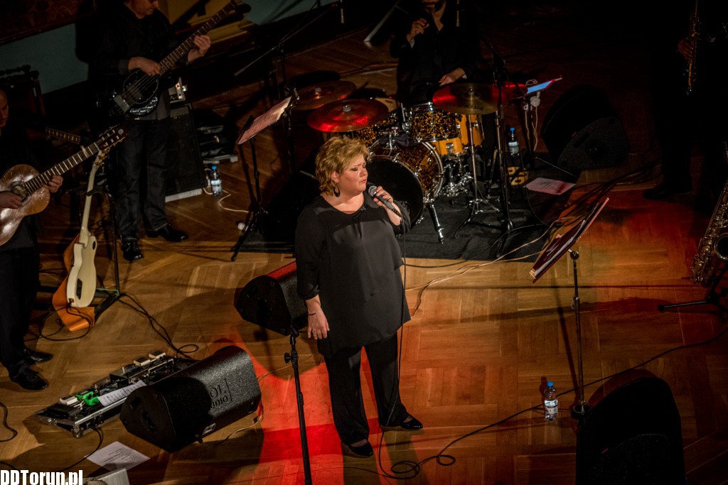 Koncert Lory Szafran w Dworze Artusa