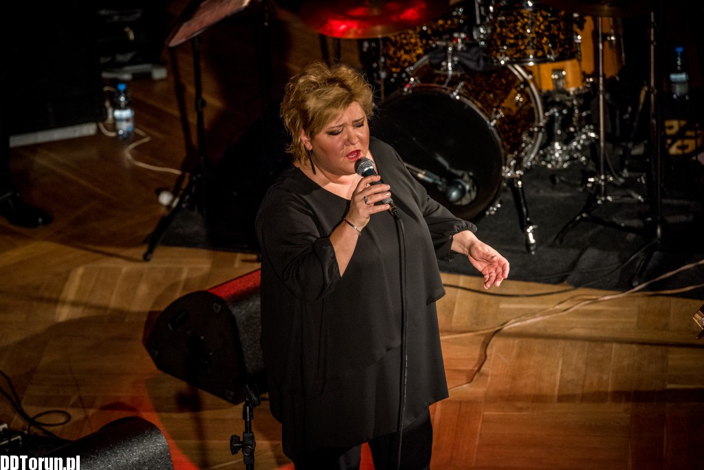 Koncert Lory Szafran w Dworze Artusa