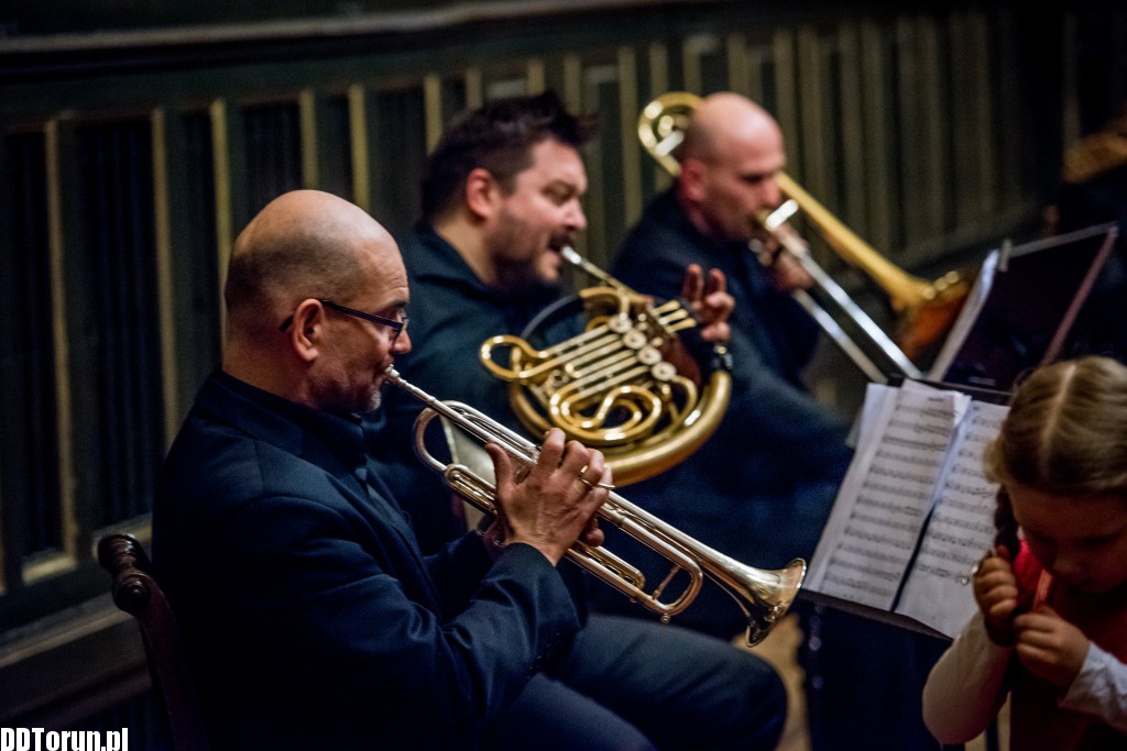 Koncert Czas dla nas w Dworze Artusa