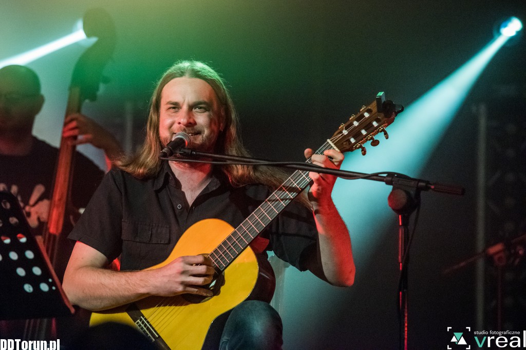 Koncert Kazika w Dworze Artusa