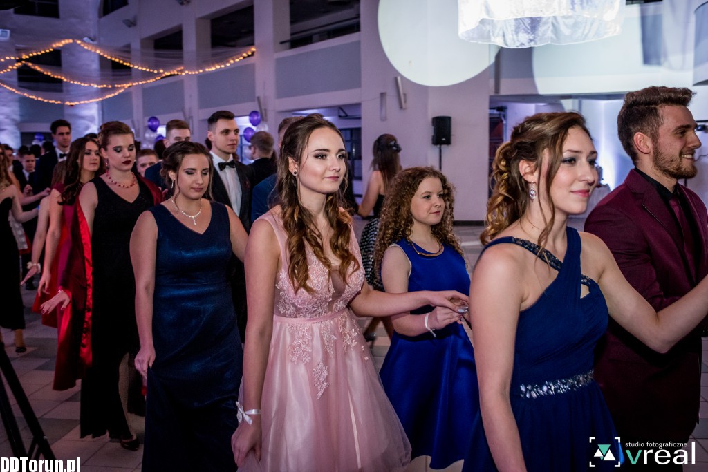 Studniówka licealistów z X LO