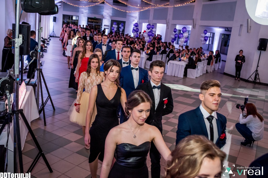 Studniówka licealistów z X LO