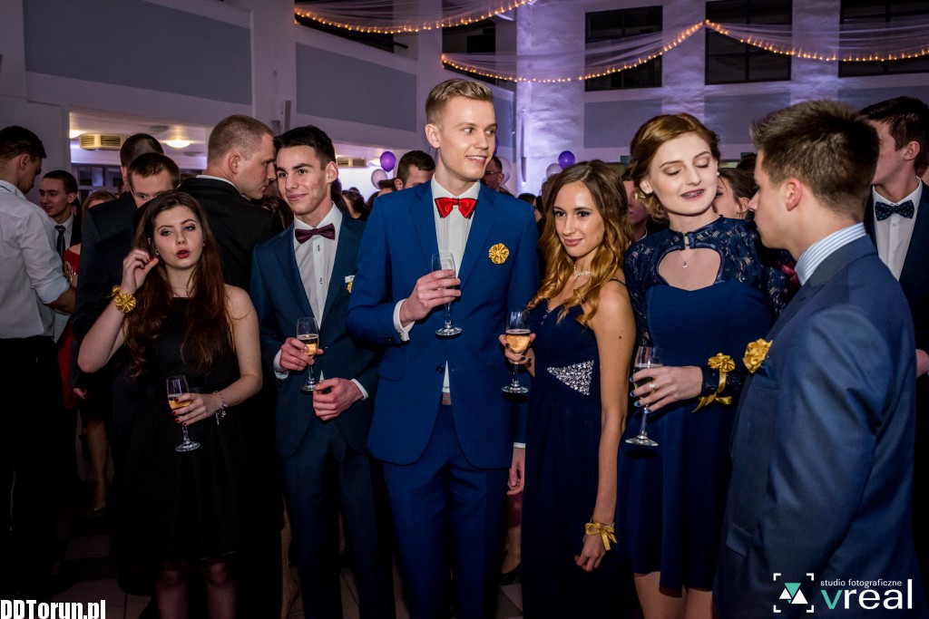 Studniówka licealistów z X LO