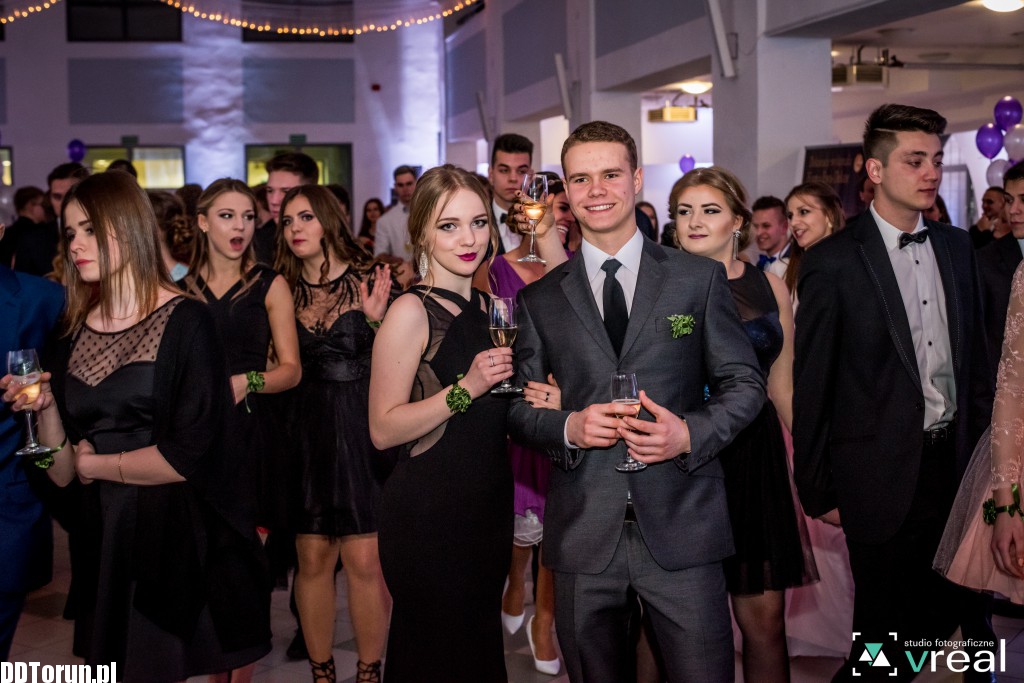 Studniówka licealistów z X LO