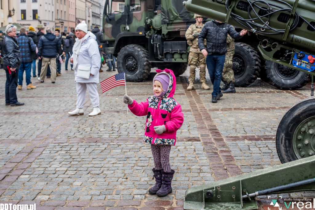 Amerykańscy żołnierze na rynku