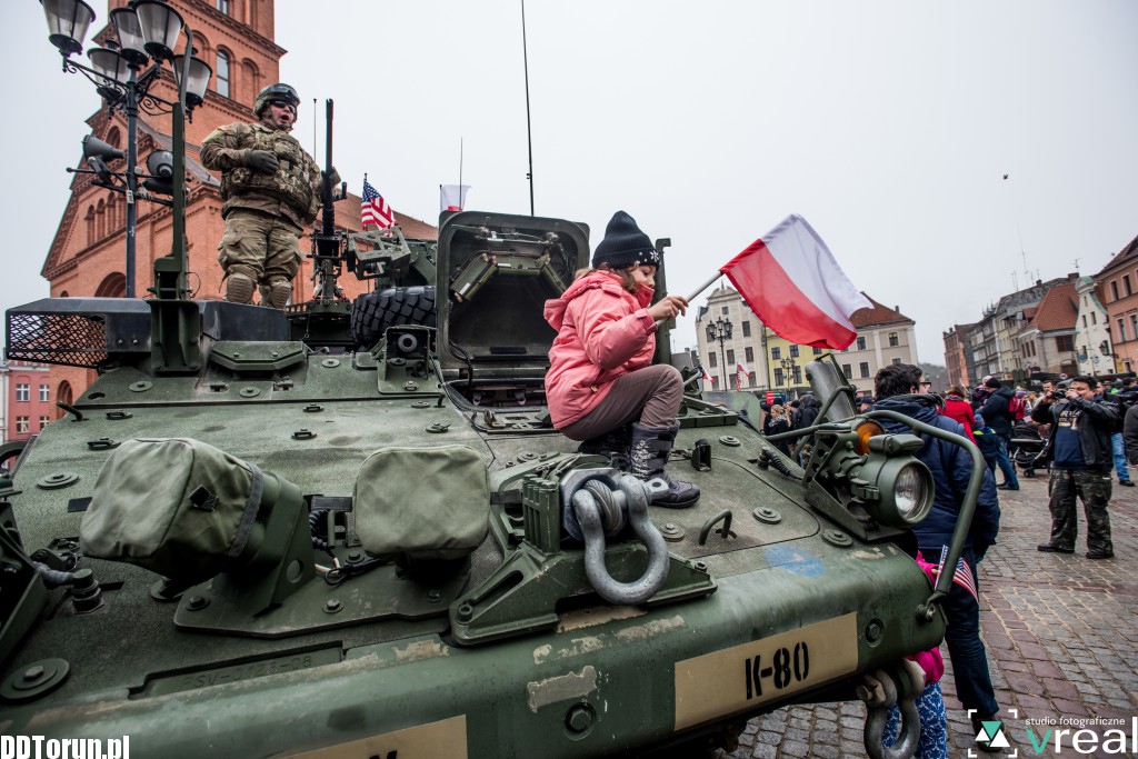 Amerykańscy żołnierze na rynku